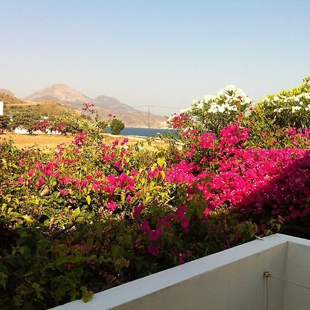 Hotel Porto Milos Adamantas  Habitación foto