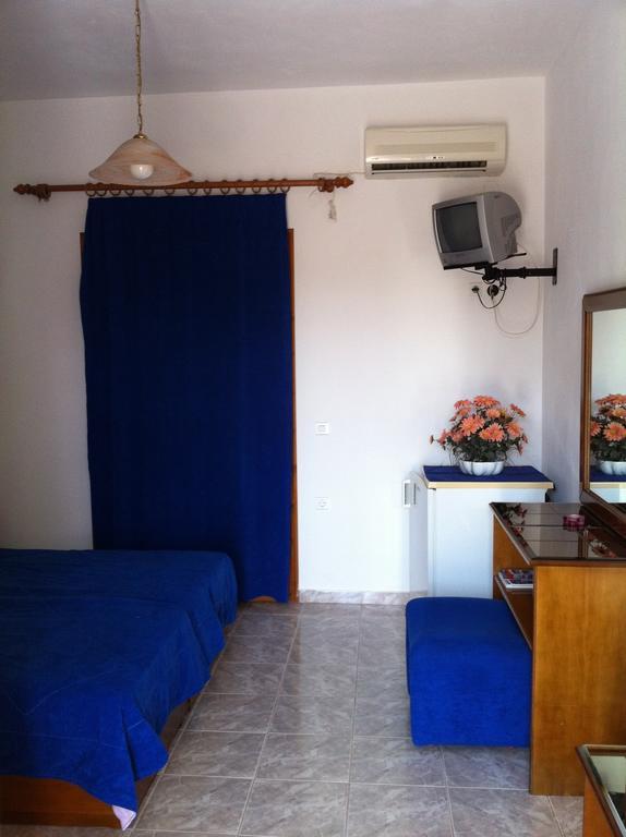 Hotel Porto Milos Adamantas  Habitación foto
